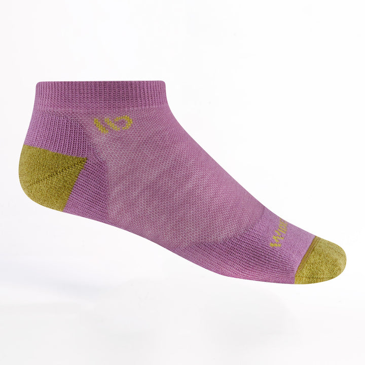9500 No Show Sock in Violet featuring a yellow heel/toe and logo with a pink body