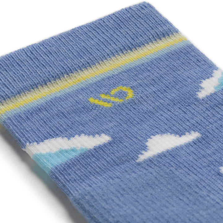 detail image of the 9508 cloud hopper in sky featuring a yellow logo and white clouds