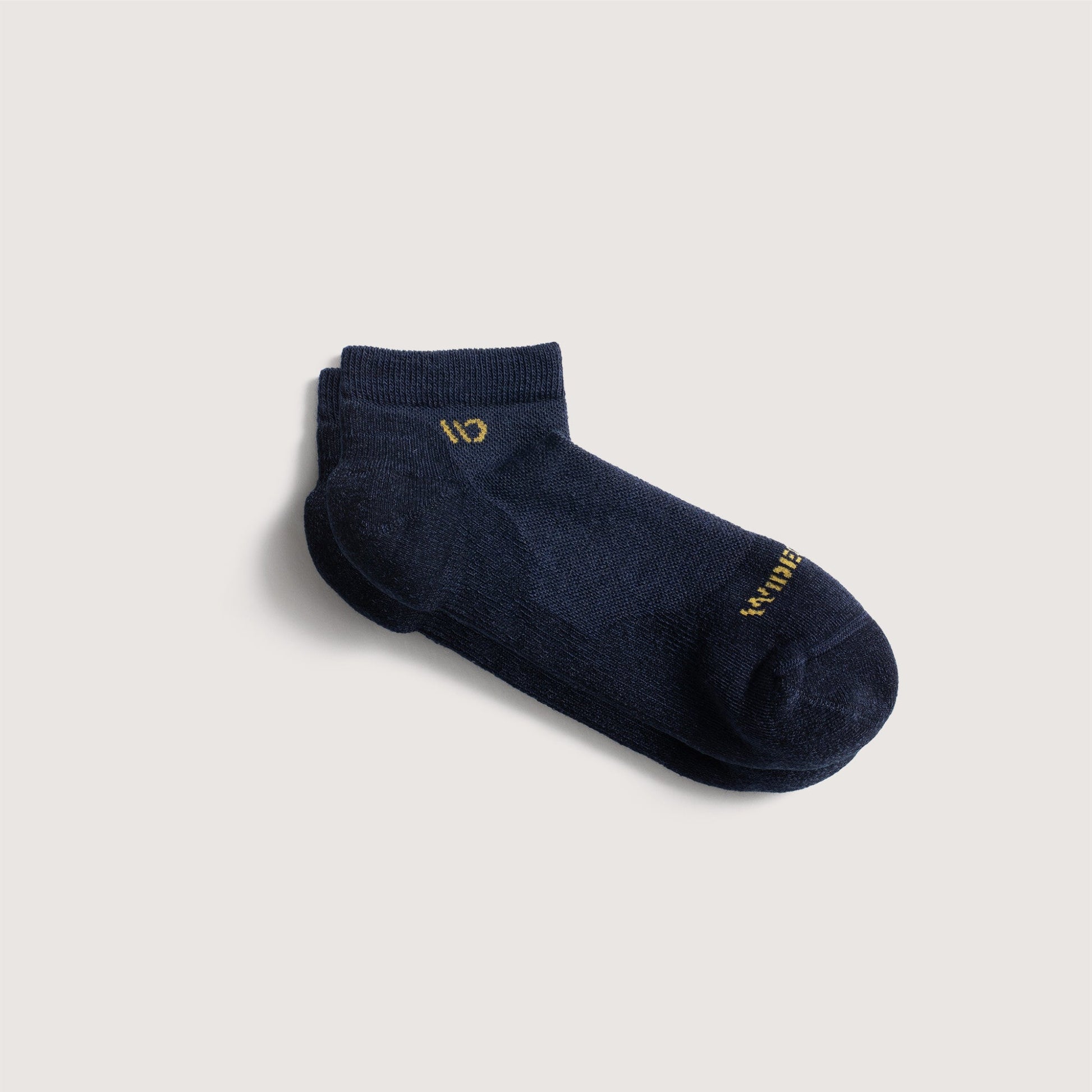 Flat socks, featuring Yellow logo, with denim body --Black/Denim/Forest