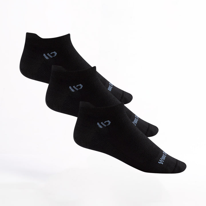 Bundle image of three black 9514 Lightweight Ankle socks 