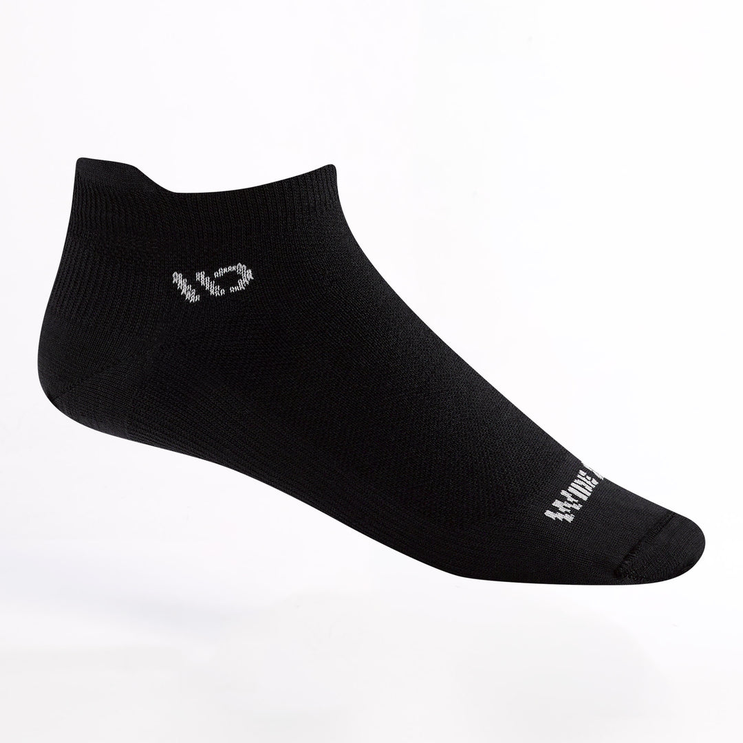 Men's ankle lightweight no cushion sock in black featuring white logo