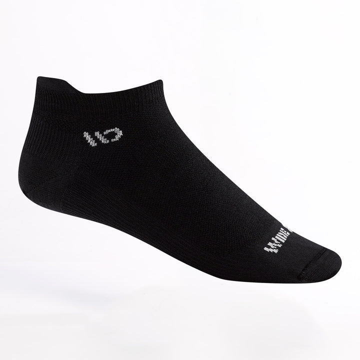 Men's ankle lightweight no cushion sock in black featuring white logo