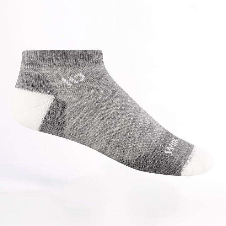 9500 Women's Solid Cushioned Ankle in Light Gray with gray body and white heel/toe/logo