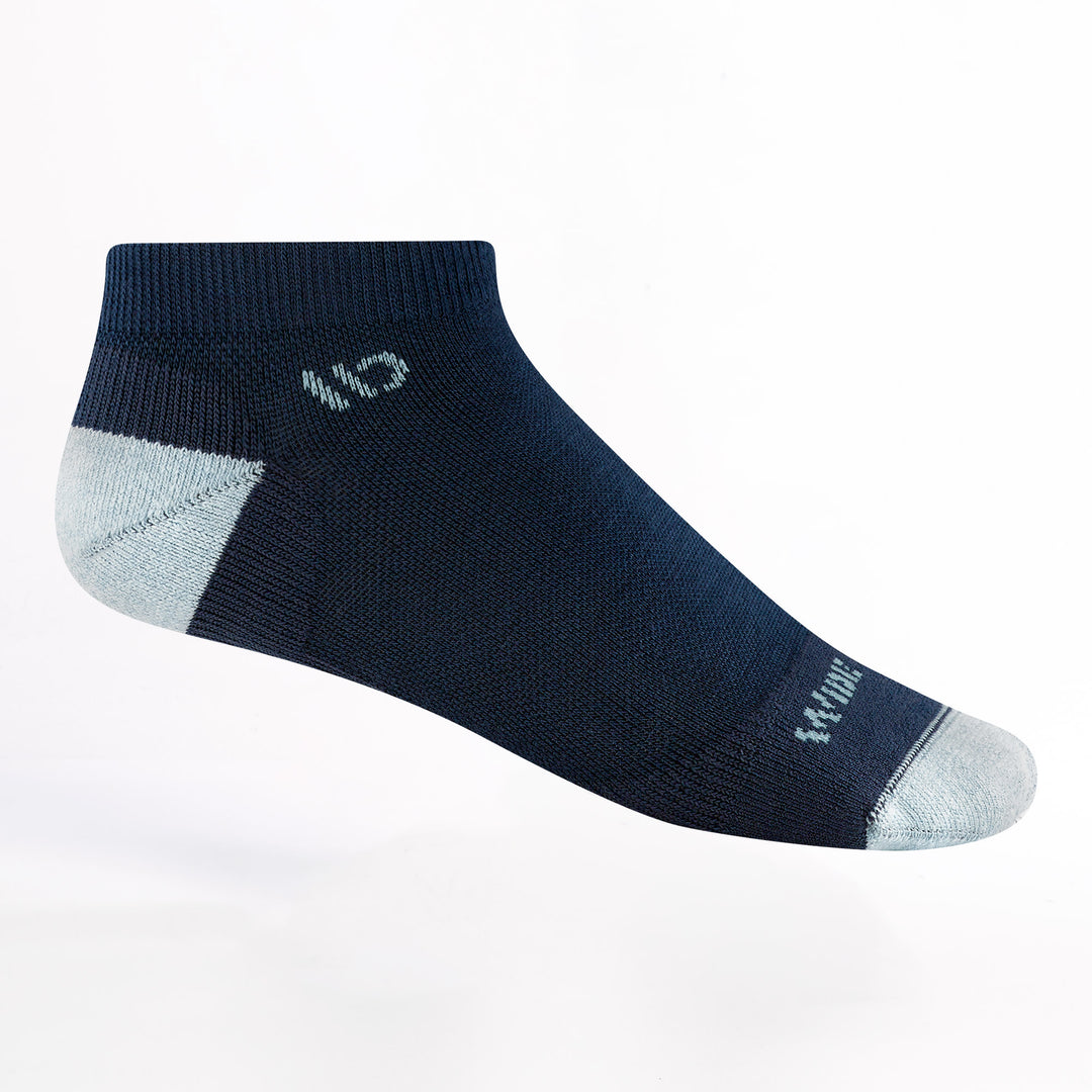 9500 Women's Solid cushioned ankle in Navy with navy body white/blue heel/toe/logo