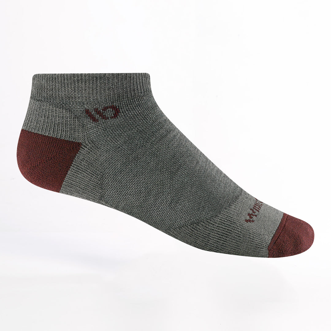 9500 No Show Sock in Taupe featuring a  red heel/toe and logo with a brown body
