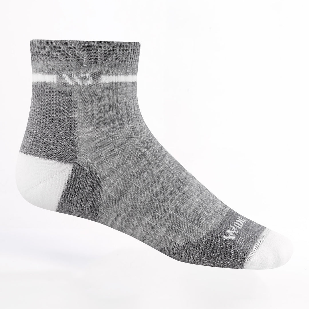 9501 Women's Single stripe cushioned Quarter in Light Gray with gray body and white heel/toe/logo