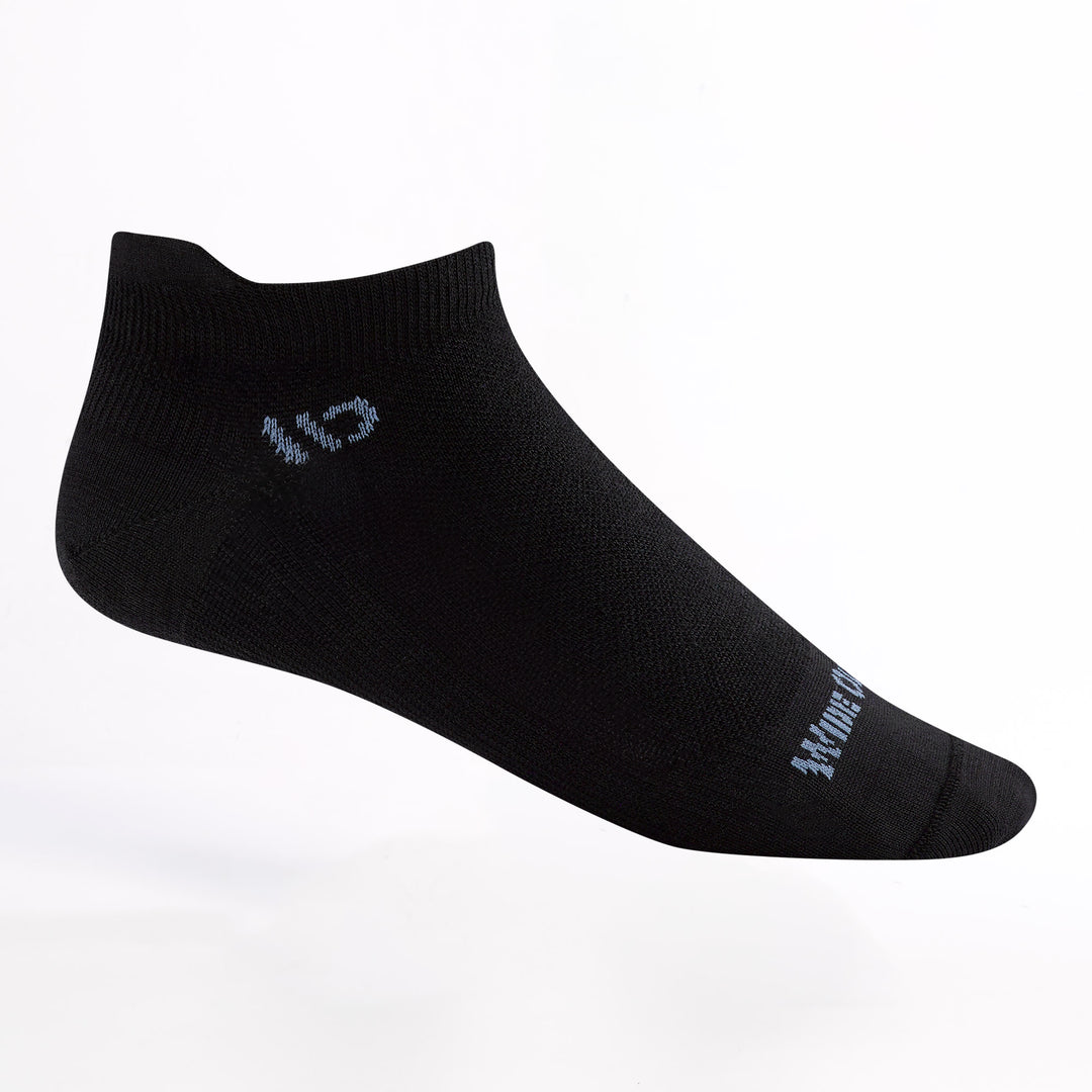 Women's Ankle Lightweight no cushion sock in black colorway with light blue logo