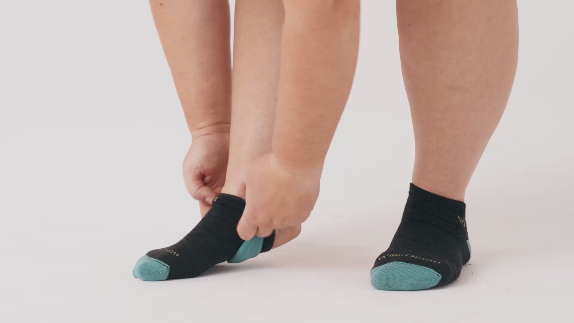 Women’s Multi Stripe Cushioned Micro Crew Socks