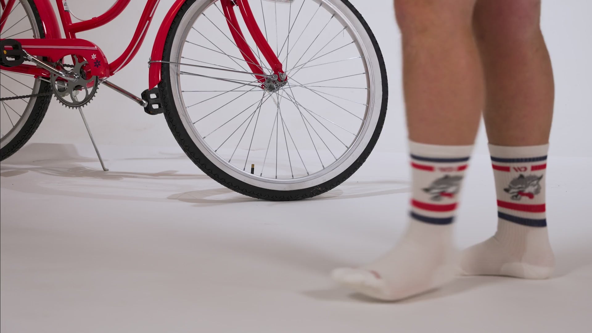 video of model walking in the varsity crew in wolf white stretching the cuff