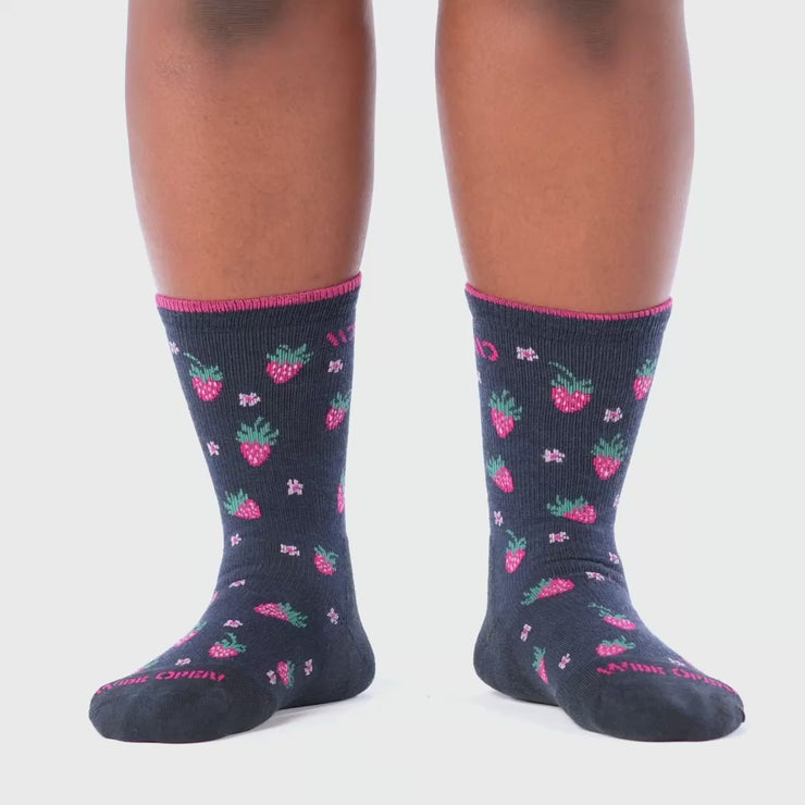 Fresh Strawberry DinerJSK+ソックス Women's Strawberry Fields Cushioned Crew Socks – Wide Open